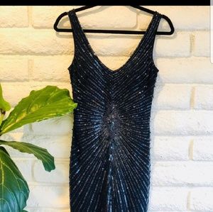 Black sequin cocktail size 2/4